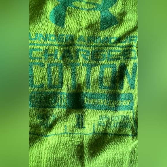 Under Armour V neck - Picture 2 of 3